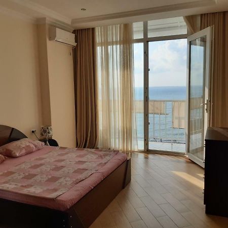 Ferienwohnung Beautiful House By The Sea Batumi Exterior foto