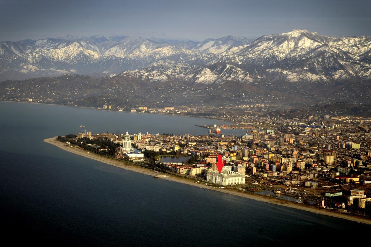 Ferienwohnung Beautiful House By The Sea Batumi Exterior foto