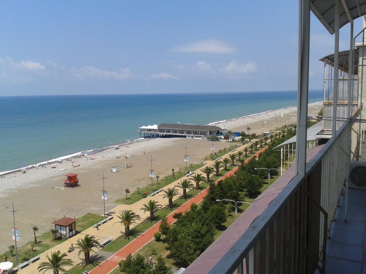 Ferienwohnung Beautiful House By The Sea Batumi Exterior foto