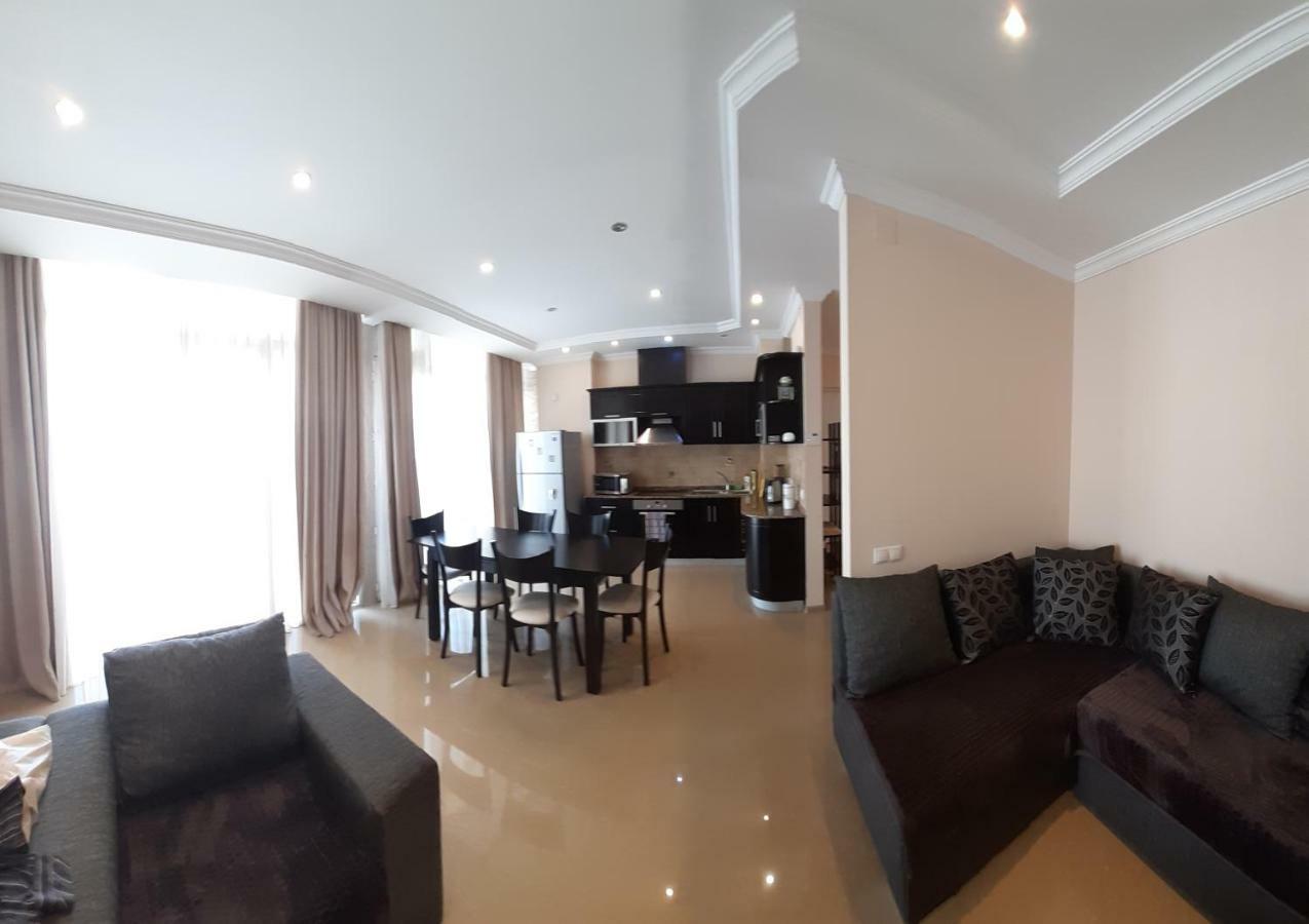 Ferienwohnung Beautiful House By The Sea Batumi Exterior foto